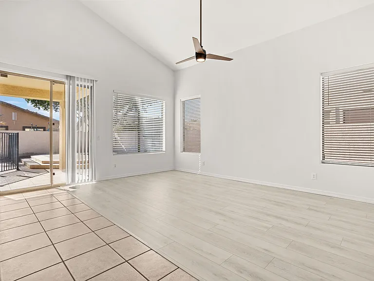 1247 E Kenwood St — Photo 45