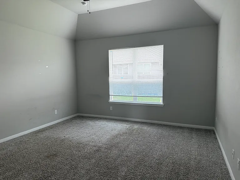 717 Hollyhock Dr — Photo 14