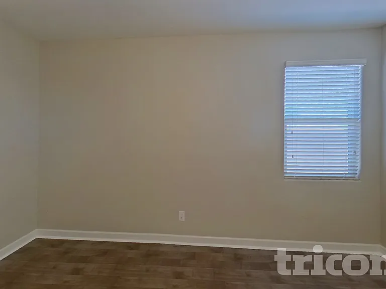 41287 W Hensley Way — Photo 8
