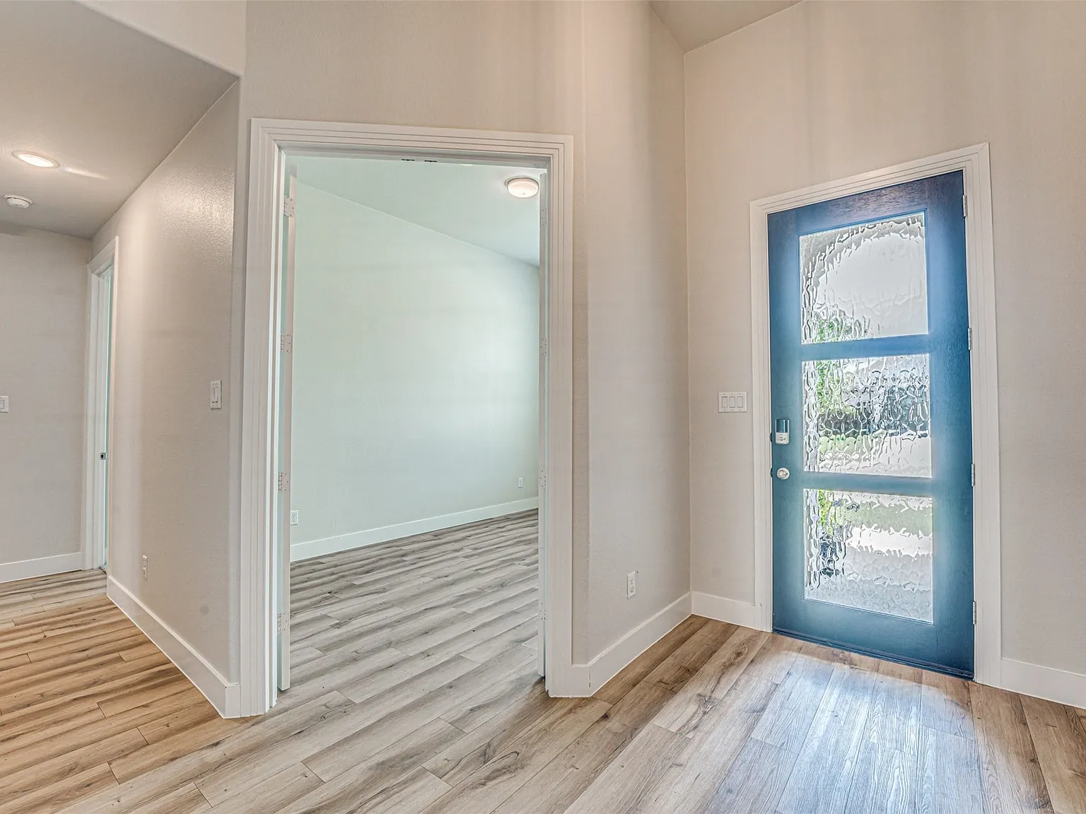4 bed, 3.0 bath, 2855 sqft, $3,500 — Photo 3