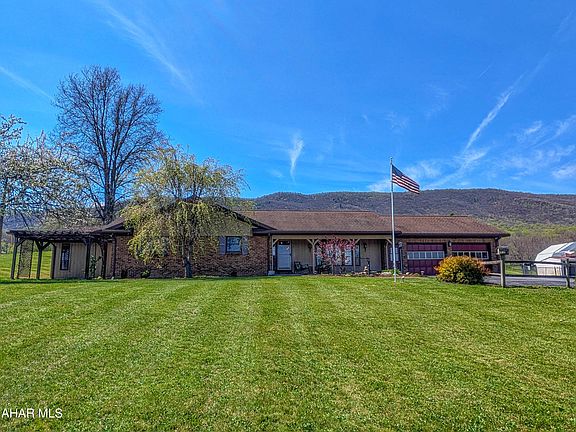 2nd image of 2679 Raystown Rd