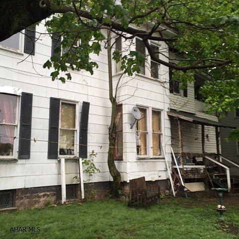 2nd image of 623 E Crawford Ave