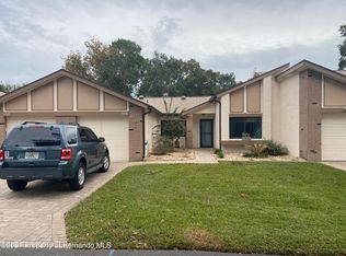 7290 Loch Ness Ct, Weeki Wachee, FL 34613