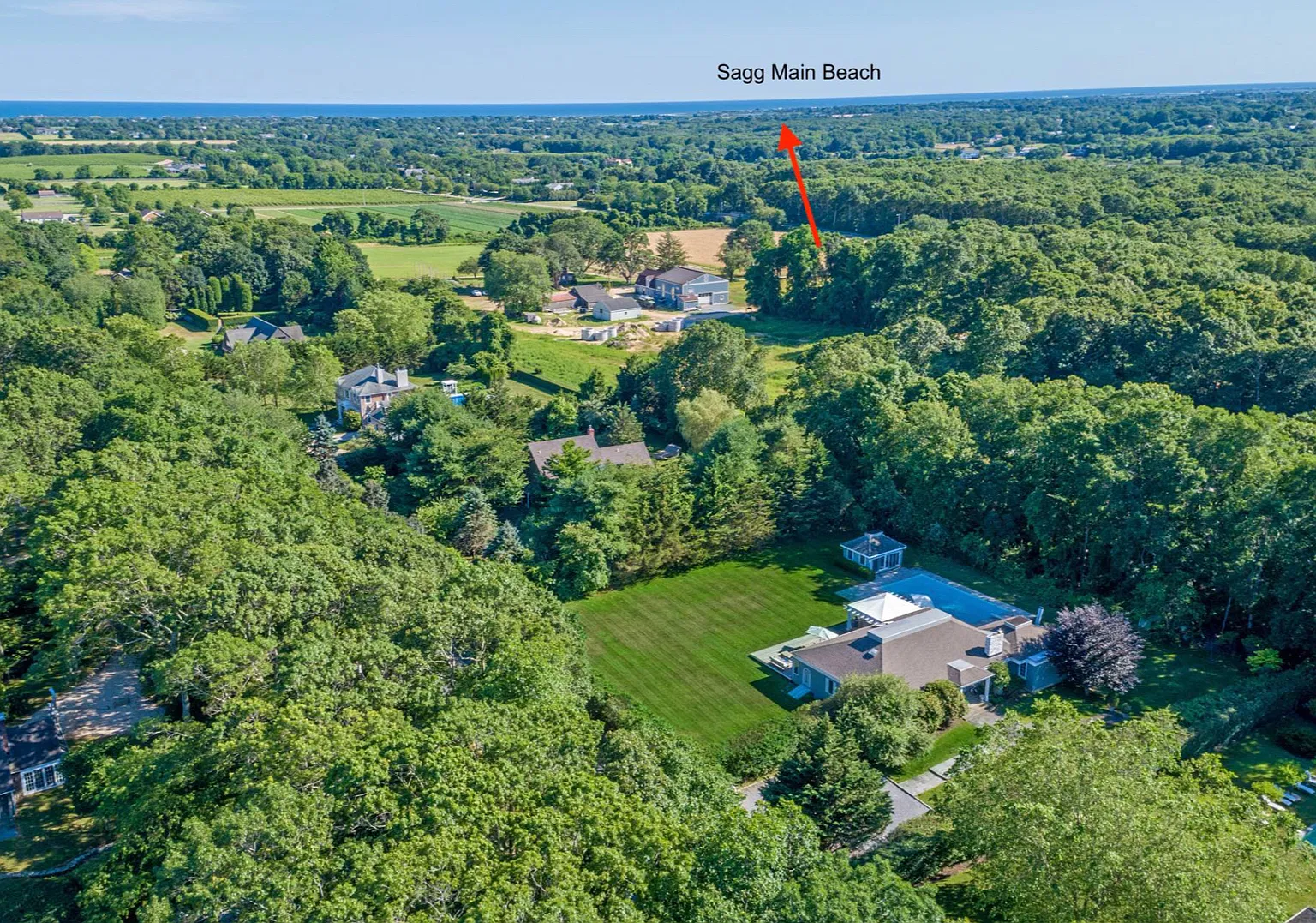 Sagaponack 4 Br/4 Bath, 1.2mi to beach & Pool House with A/C — Photo 2