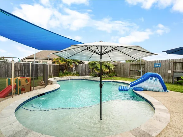 8910 Beacon Mill Dr, Cypress, TX 77433