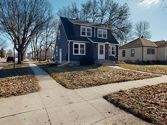 2nd image of 601 7th St SW