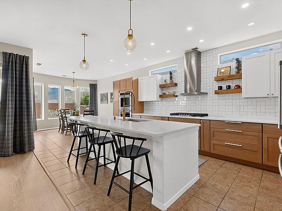 3rd image of 1044 Cristanos Dr