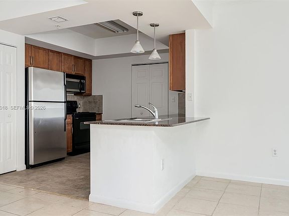 5th image of 2000 N Bayshore Dr APT 420
