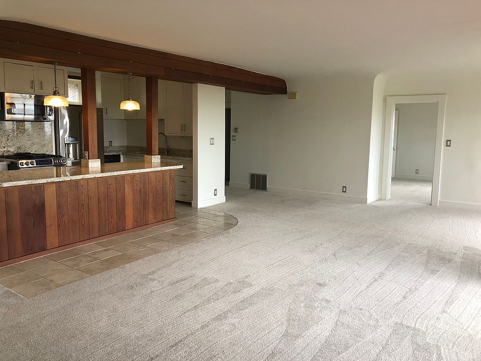 1st image of 22 Panoramic Way