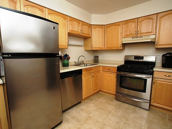 5th image of 440 74th St APT 201