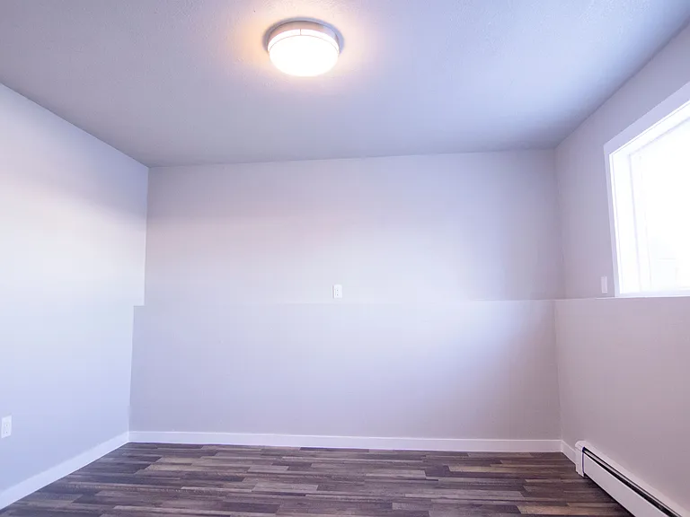 2810 W Northern Lights Blvd — Photo 4