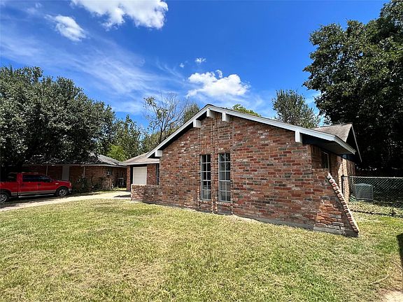 3rd image of 8718 Chipping Ln