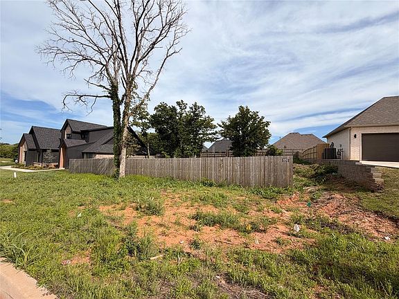 3rd image of 4624 Maple Ridge Dr Lot 8