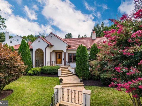 4000 Oliver St, Chevy Chase, MD 20815