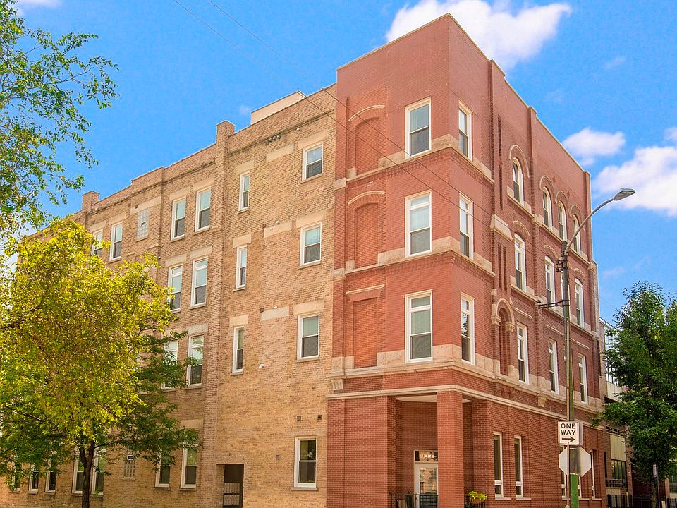 All brick building in hot Noble square walking distance to Wicker Park, Division St, Marianos, Blue 