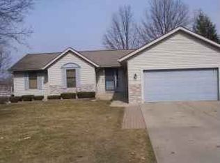 941 Niagara Dr, Lawton, MI 49065