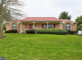 1078 Whitemarsh Dr, Lancaster, PA 17601