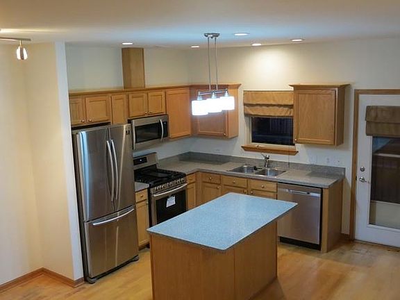 2nd image of 2931 N Natoma Ave Unit 5