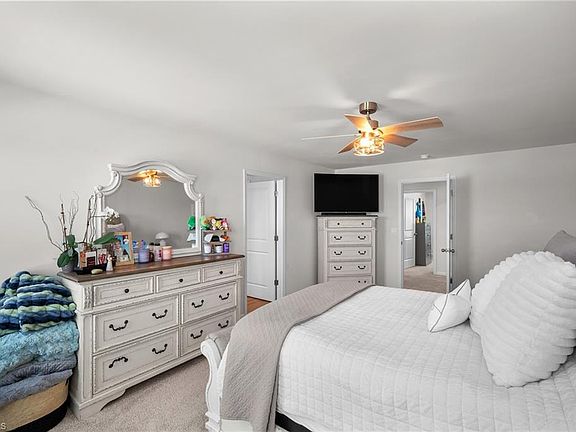 3rd image of 232 Culloden Dr
