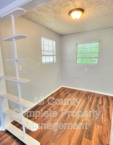 9348 Culpeper Ave — Photo 8