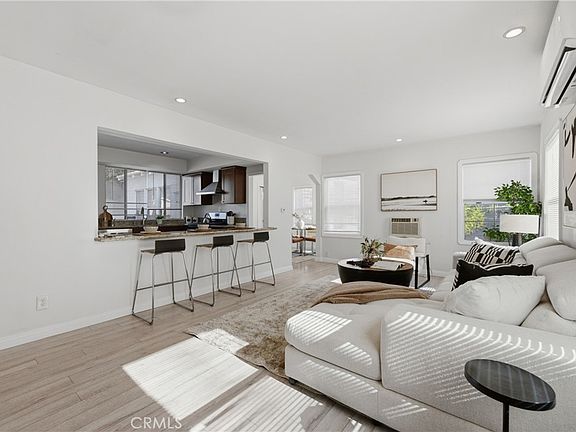 3rd image of 2860 Daisy Ave