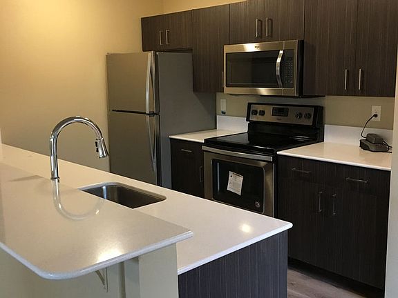 4th image of 690 SE 5th Ave APT 101