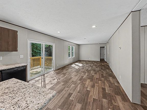4th image of 718 Hines Rd