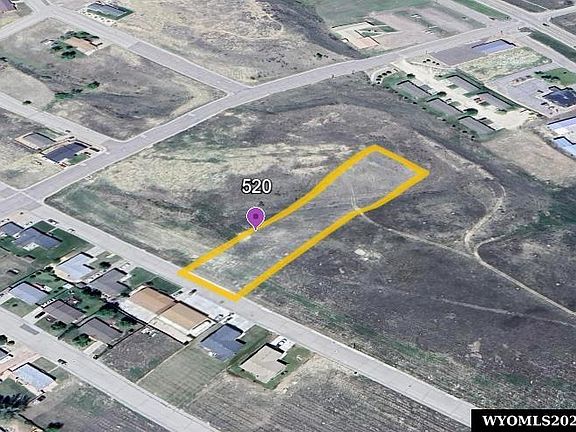 3rd image of 520 Emigrant Dr
