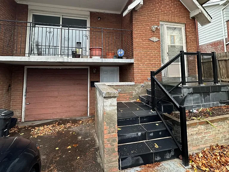 45 Baroness Cres #BASEMENT — Photo 1