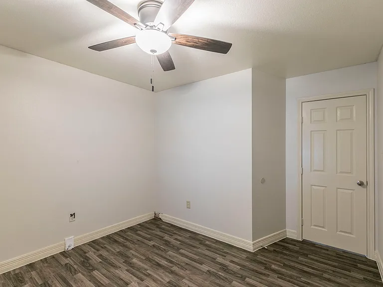 101 Meadow Park Cir — Photo 8