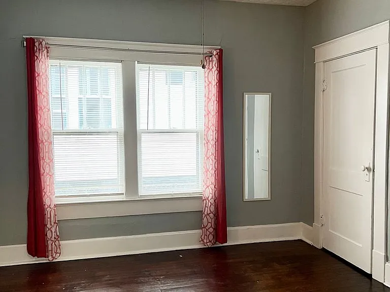2503 S 6th St — Photo 10