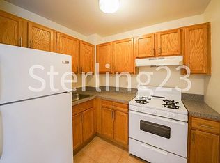 20-13 38th St #3F, Astoria, NY 11105