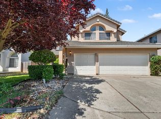 8662 Bluefield Way, Sacramento, CA 95823