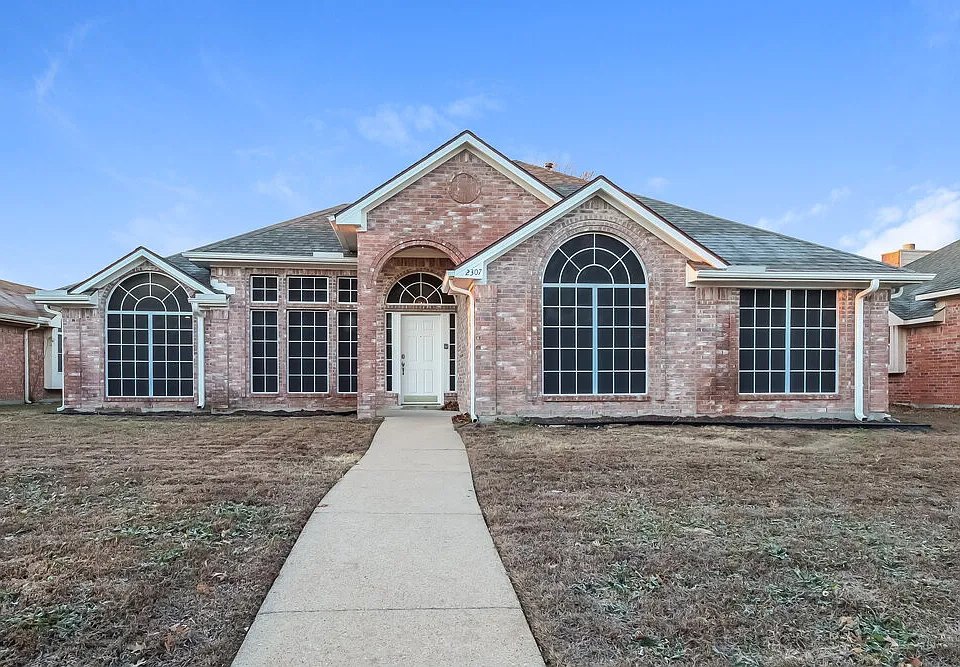 2307 Stillwater Dr