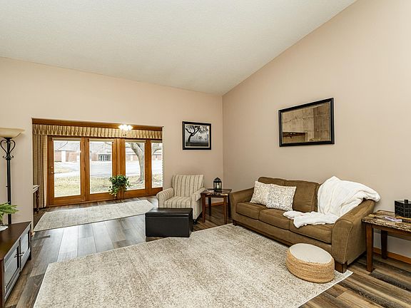 4th image of 1604 10th Ave SE #41