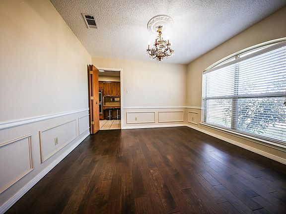 3rd image of 6034 Daven Oaks Dr