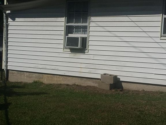 3rd image of 109 Carver Dr