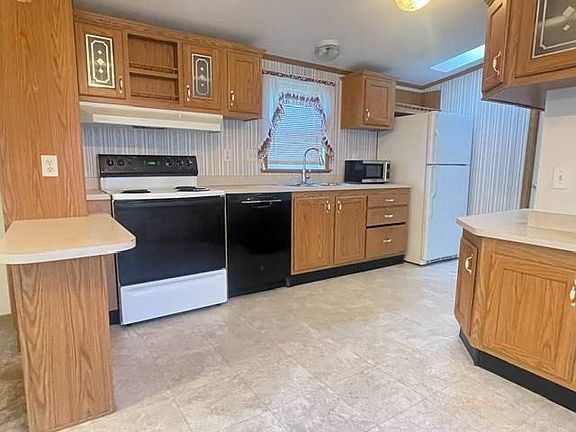 5th image of 76A Ryefield Dr