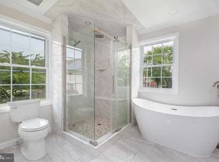 11 Donna Marie Ct, Sicklerville, NJ 08081