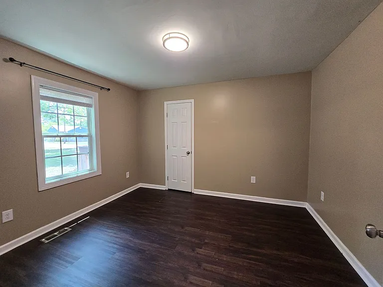 707 Miller Ave — Photo 12