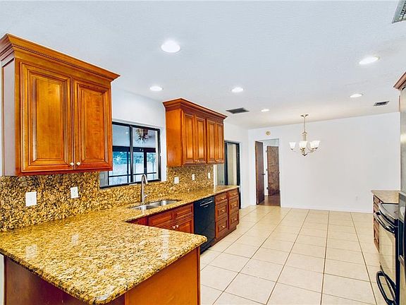 3rd image of 1621 Sterling Oaks Ln