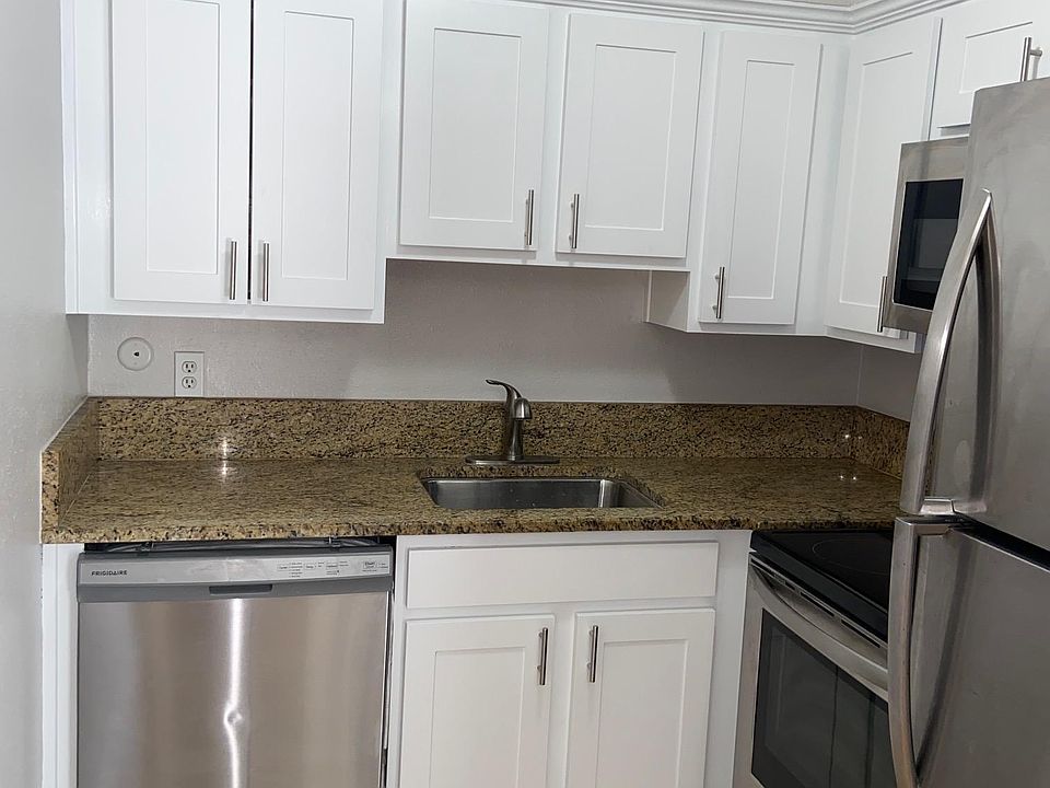 1st image of 3119 W Deleon St Unit 7