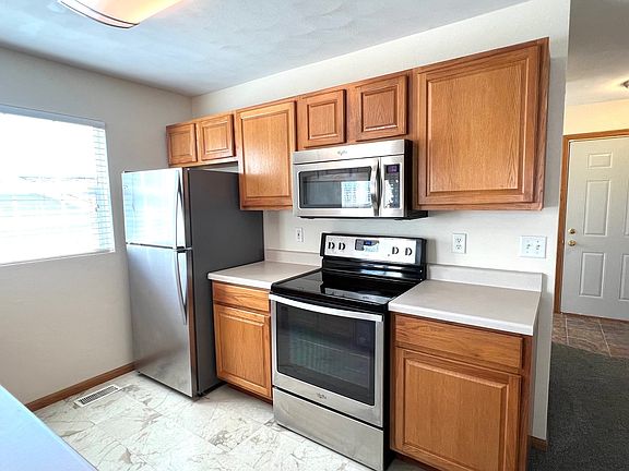 4th image of 2444 Arnold Ave #2444