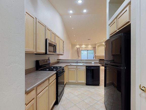 5th image of 3876 N Forest Park Dr