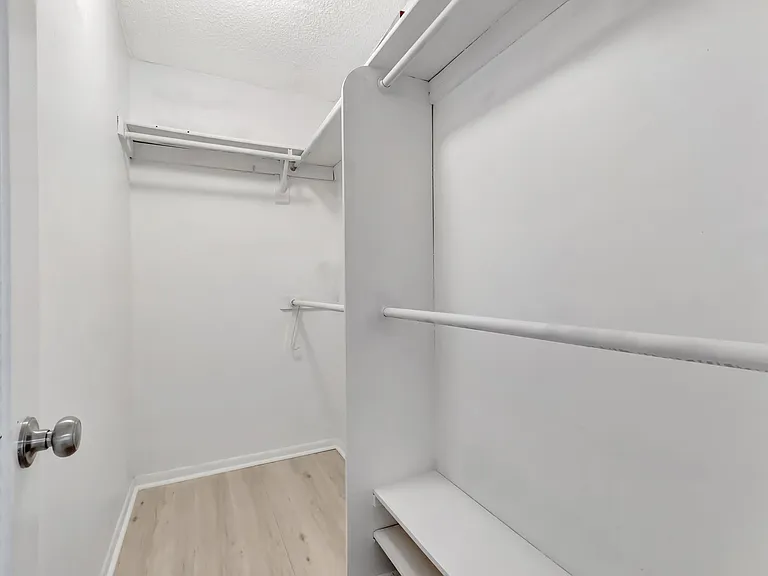 481 Burgundy St #K — Photo 14