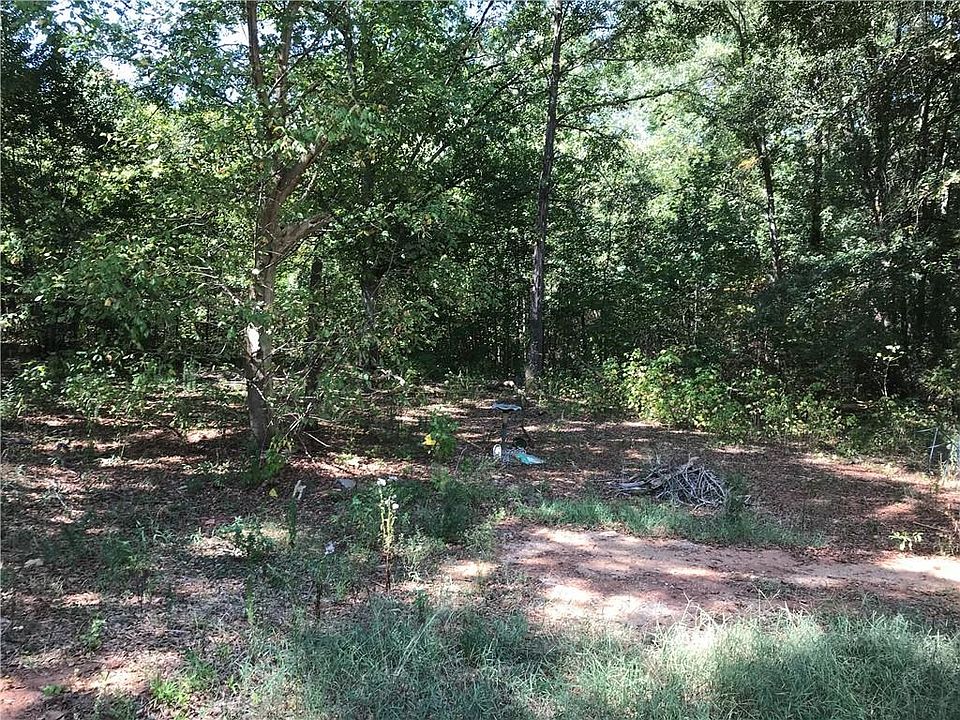 2nd image of 1404 Lebanon Rd
