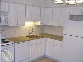 4th image of 1277 Woodbridge St