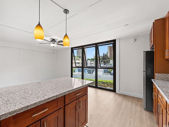 3rd image of 910 Ahana St APT 201