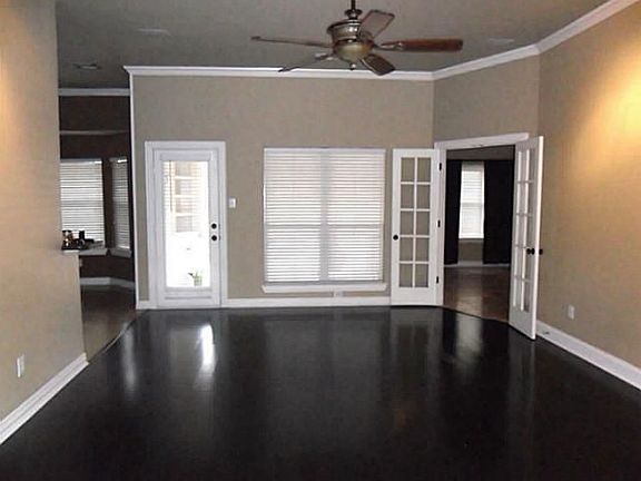 3rd image of 1304 Brittany Ln