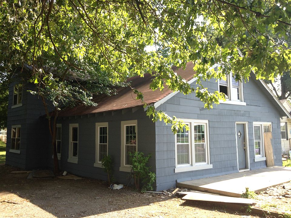 2nd image of 3141 Madrid Ave